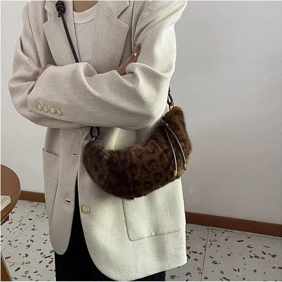 Leopard Faux Fur Sling Bag Womens Fuzzy Crossbody Purse for Casual Fashion - Picture 6 of 9